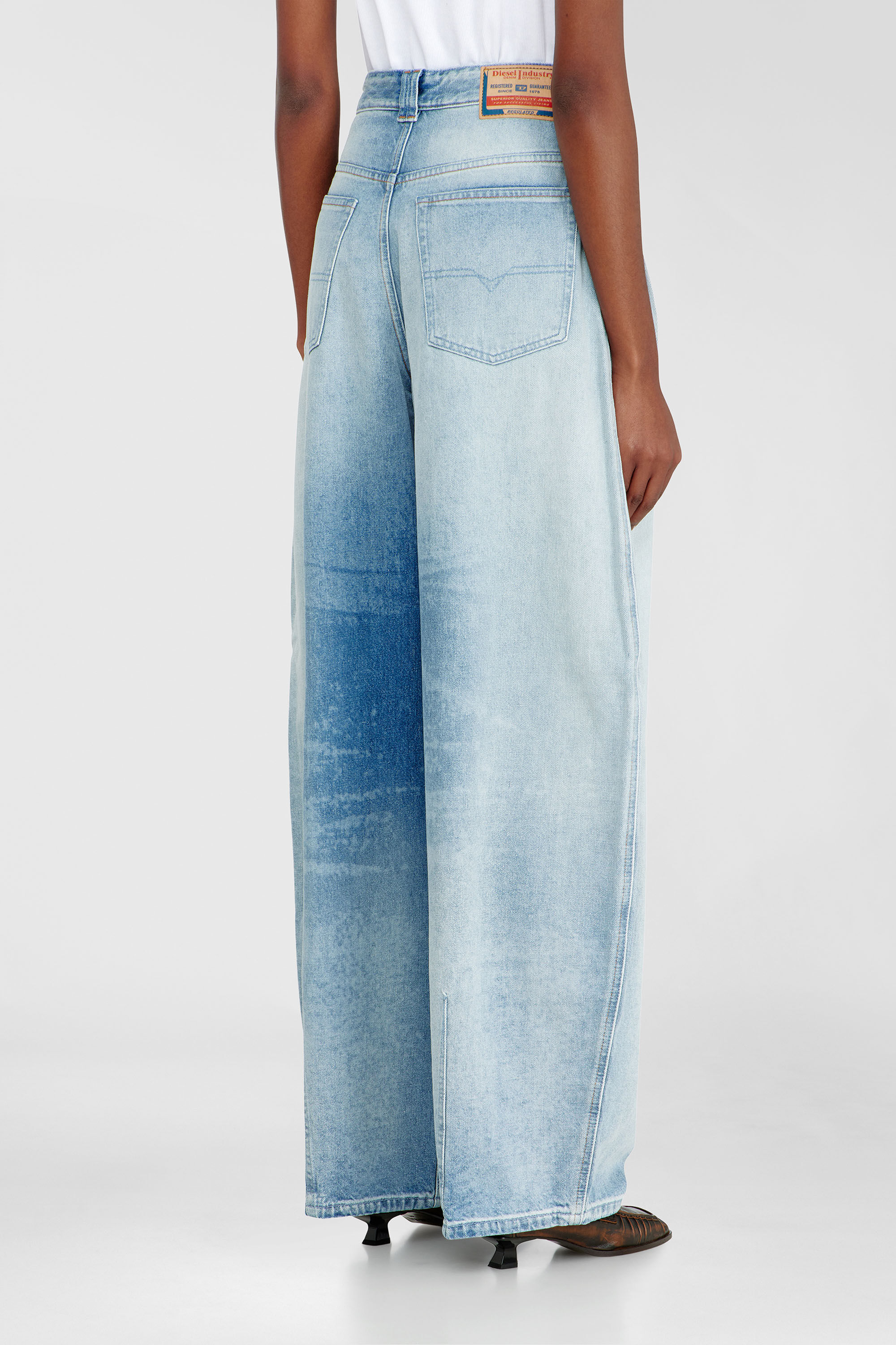 Diesel - Woman's Relaxed Jeans 1987 D-Khelz 007EE, Light Blue - 5