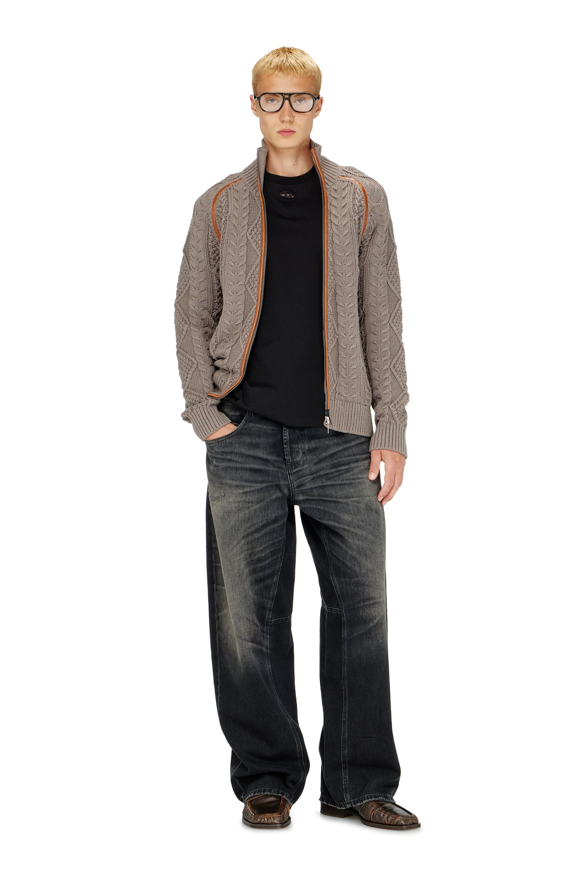 Diesel - T-BOXT-DCO, Man's Relaxed cotton T-shirt with Oval D embroidery in Black - 1