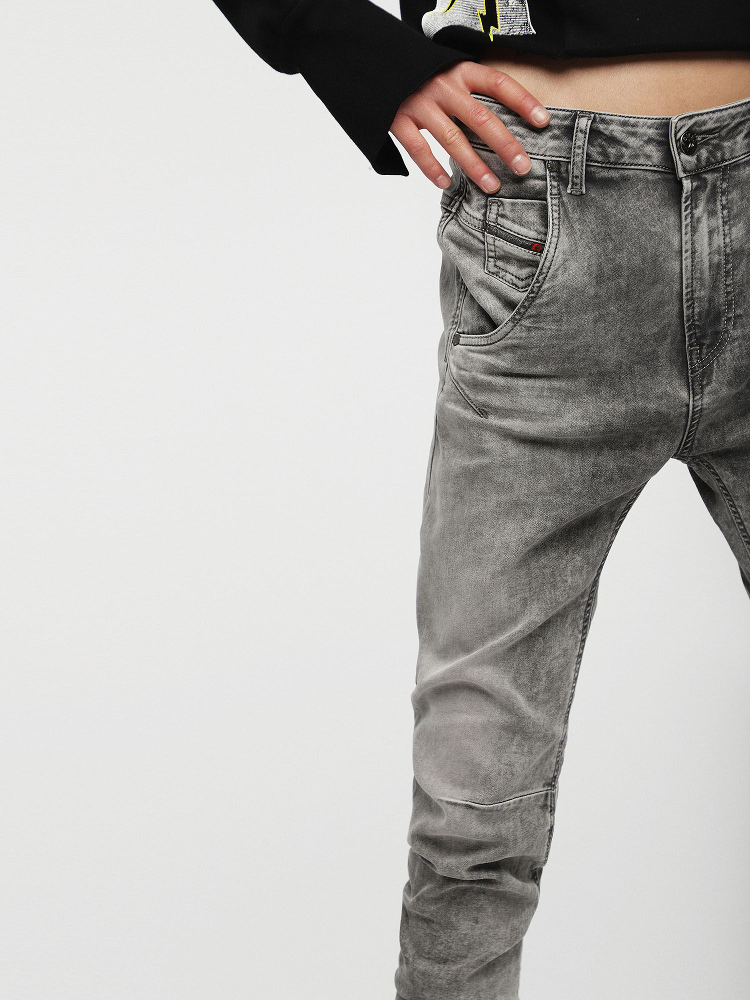 diesel fayza ne jogg jeans