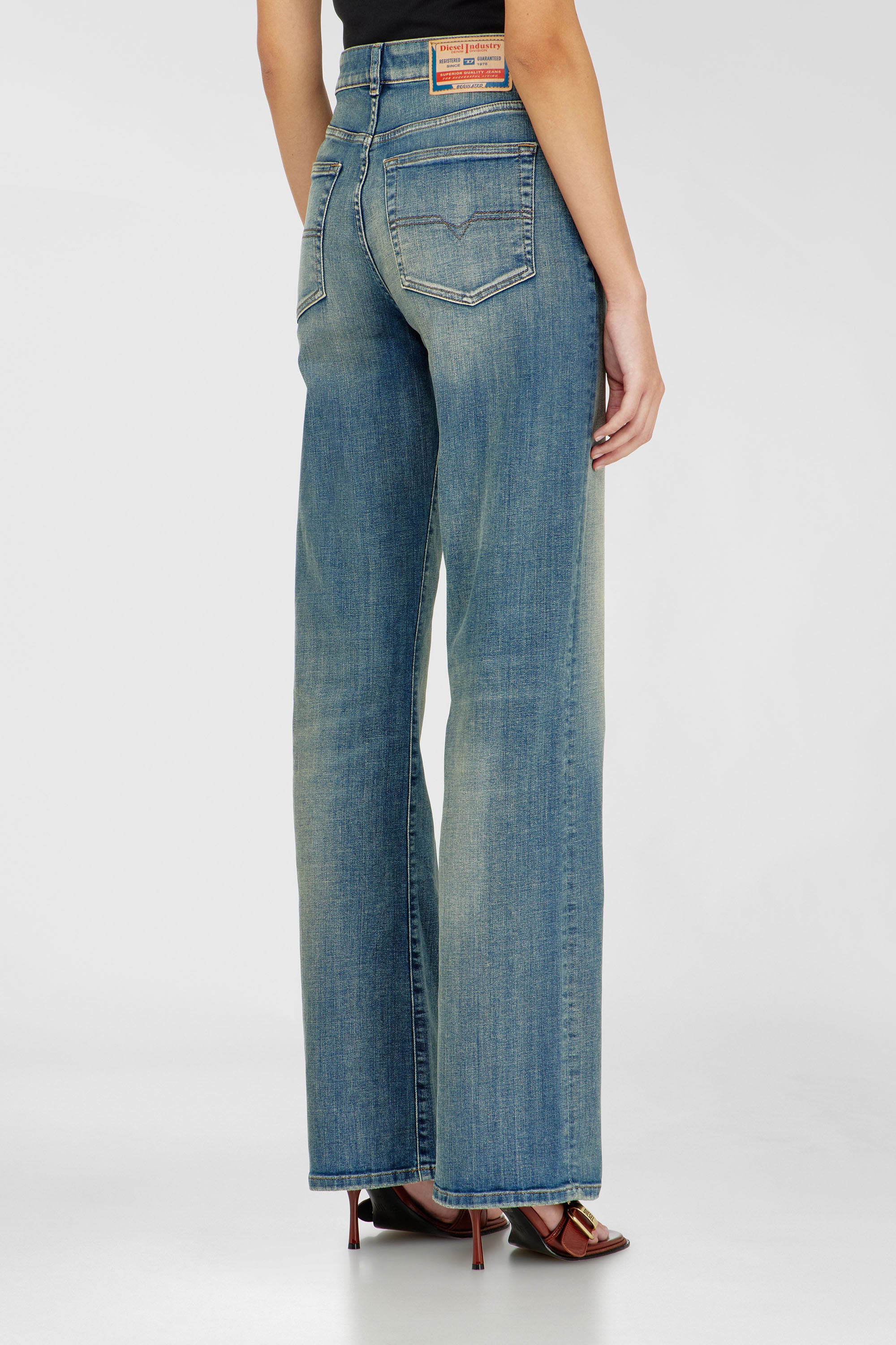 Diesel - Woman's Regular Jeans 1971 D-Sent 09N32, Medium blue - 5