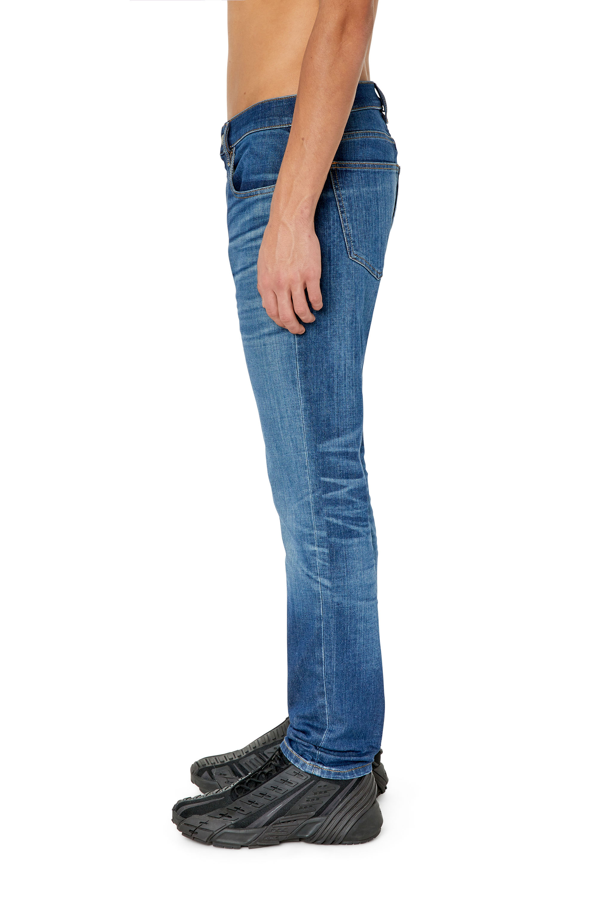 Diesel - 2019 D-Strukt 0NFAN Slim Jeans, Light Blue - Image 4
