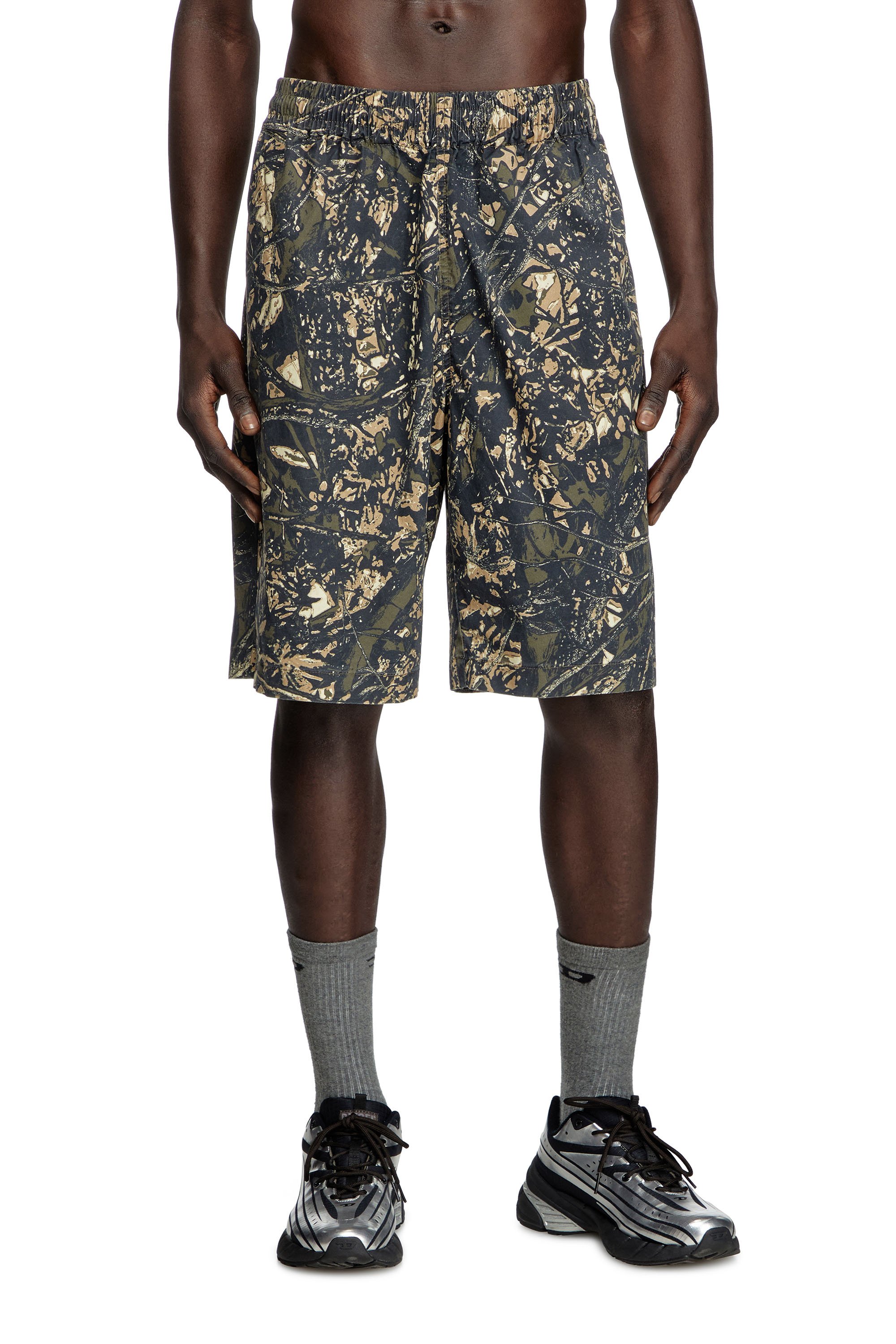 Diesel - P-OPWIK-C, Man's Knee-length shorts with camo print in Brown/Green - 2