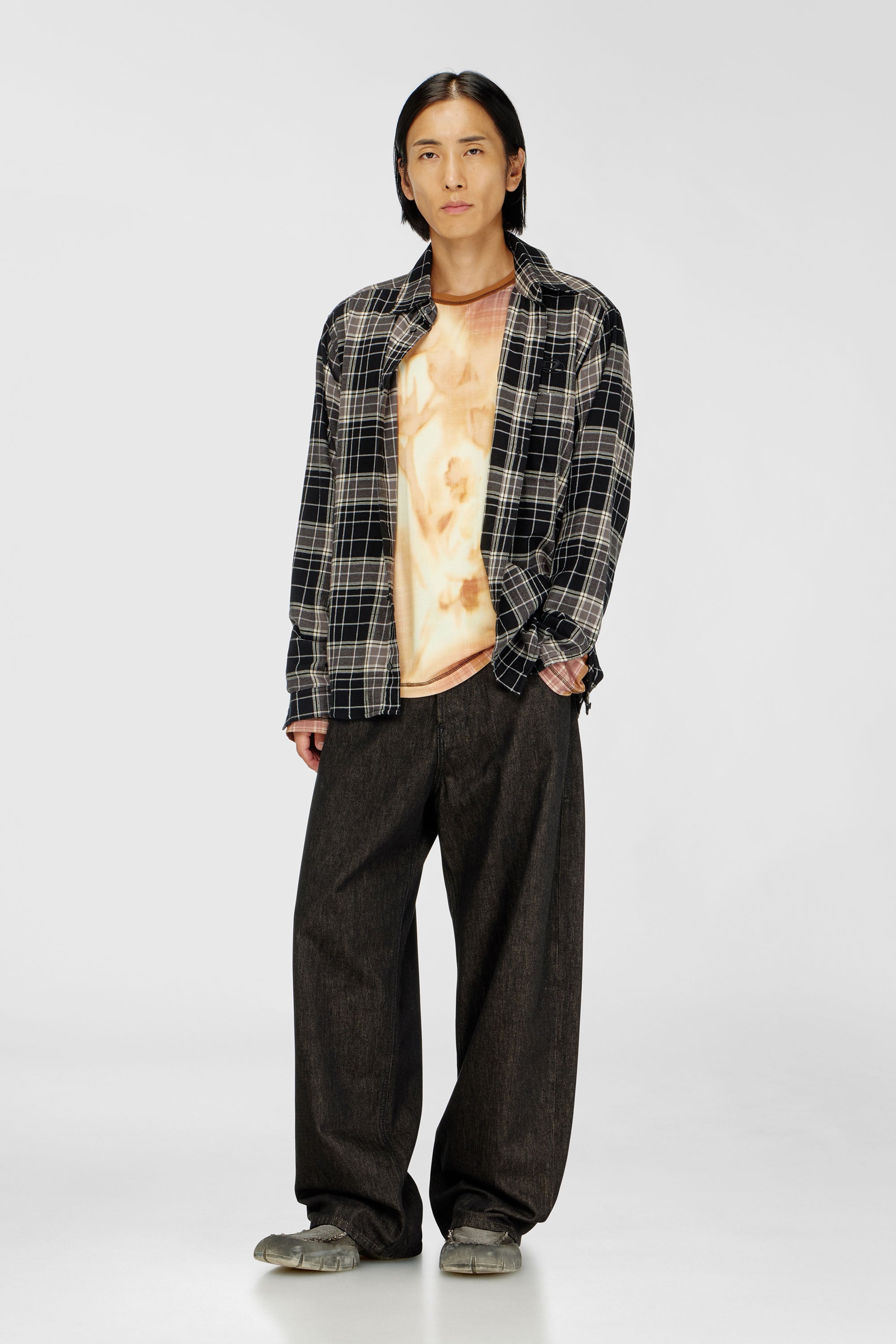 Diesel - S-SIMPLY-HNBI, Man's Distressed shirt in check flannel in Black/Grey - 2