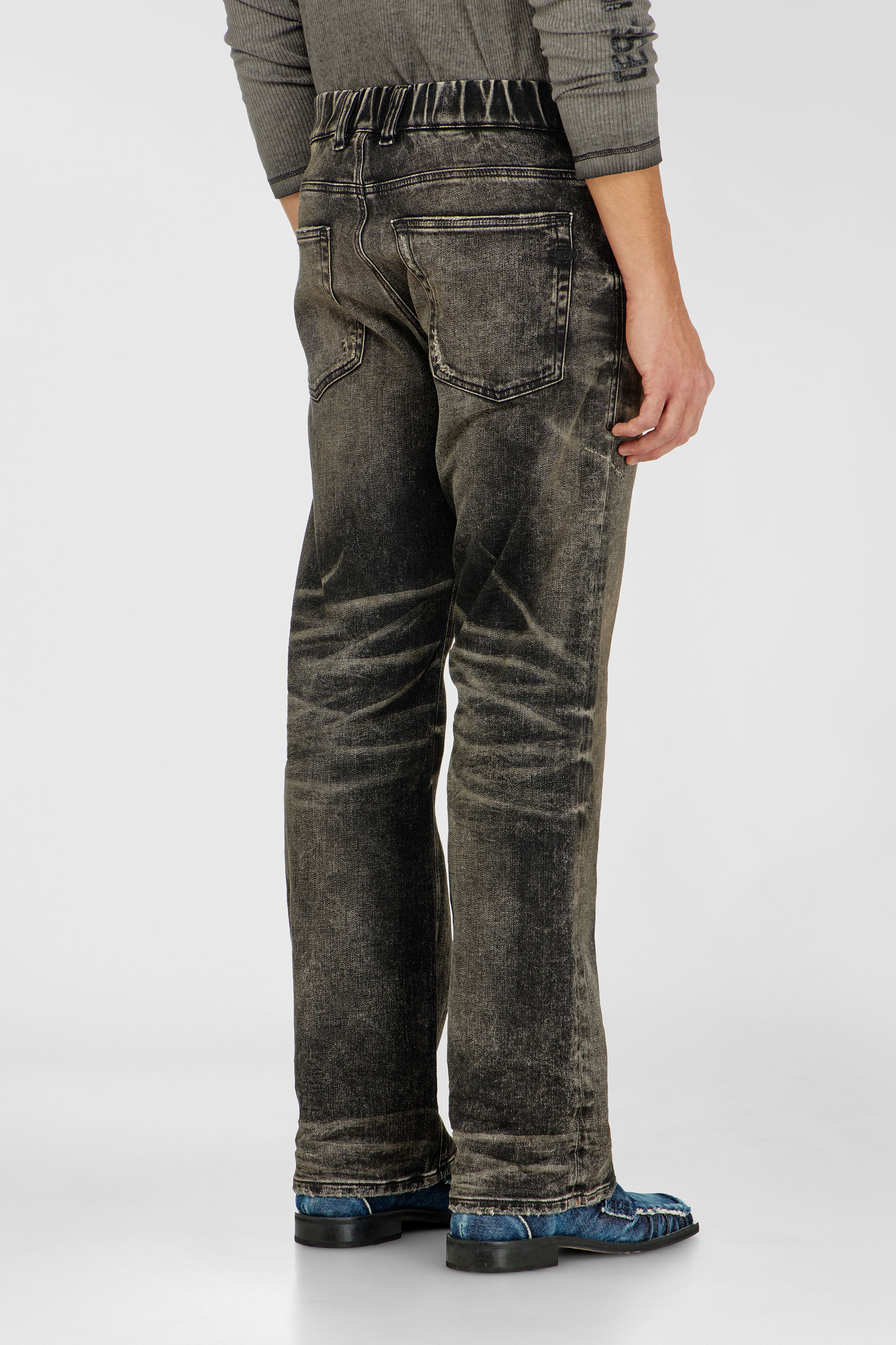 Diesel - Man's Relaxed 2080 D-Reel Joggjeans&reg; 09R21, Black/Dark grey - 3