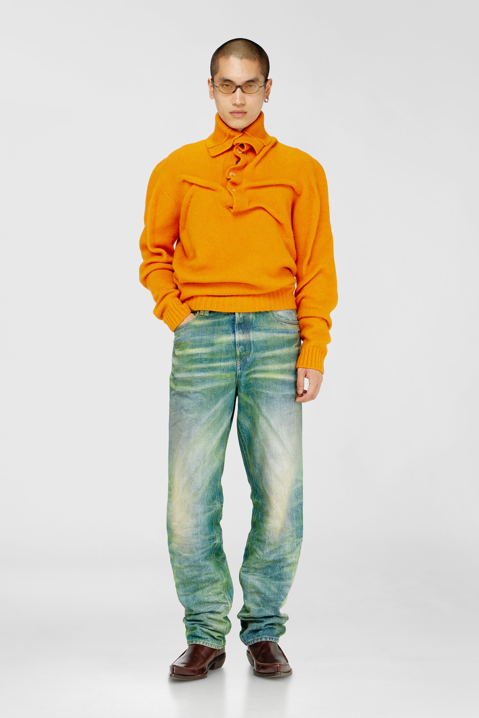 Button-neck jumper in wrinkled boiled knit
